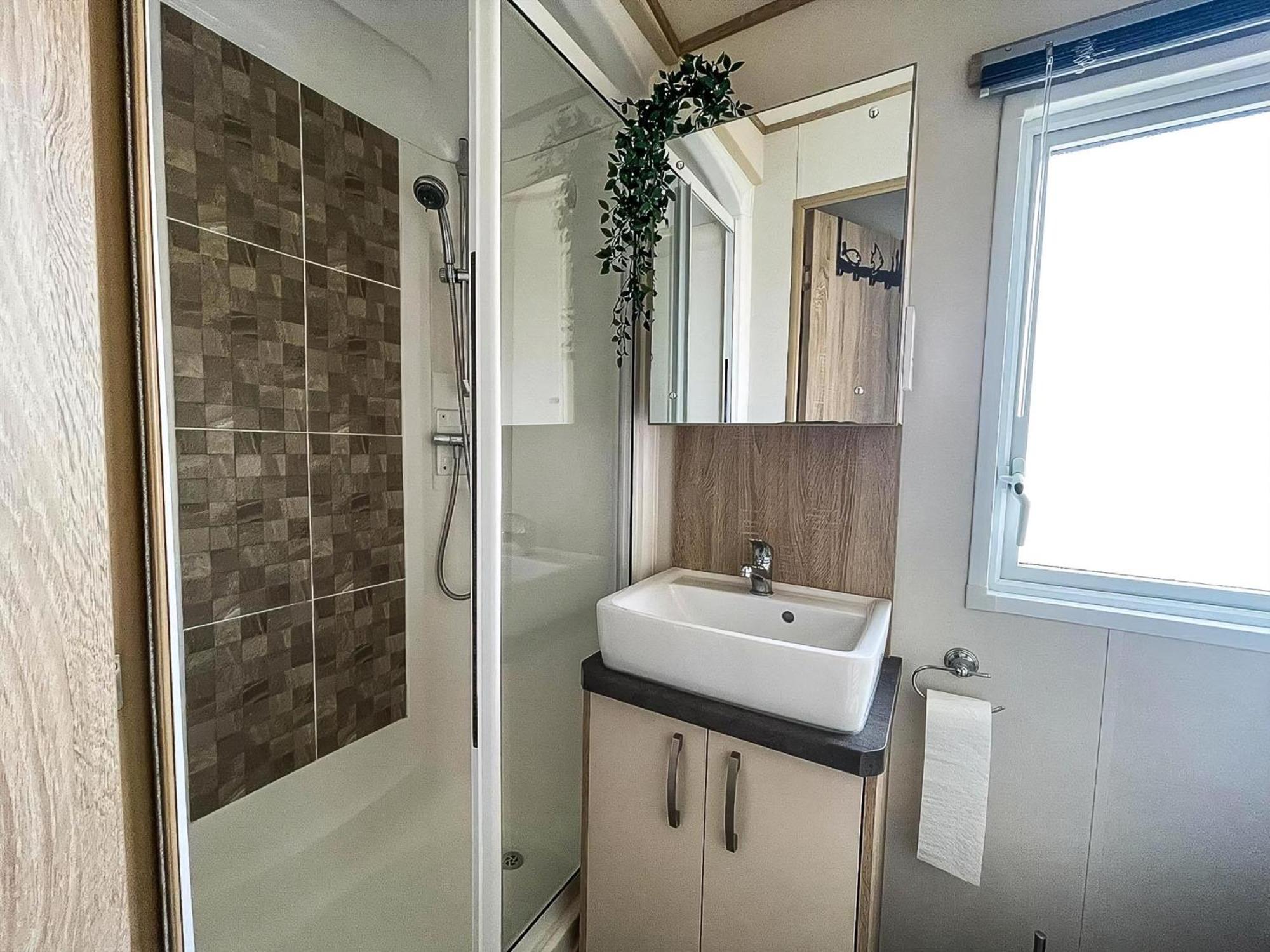 Campsite Stunning Caravan With Decking And Free Wi-fi At Broadland Sands Ref 20074bs Hopton on Sea