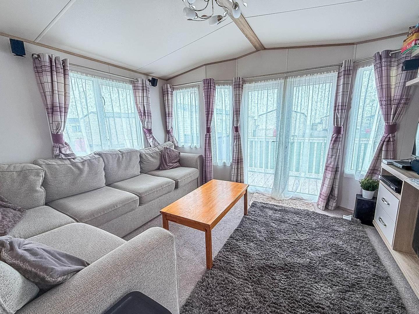 Stunning Caravan With Decking And Free Wi-fi At Broadland Sands Ref 20074bs