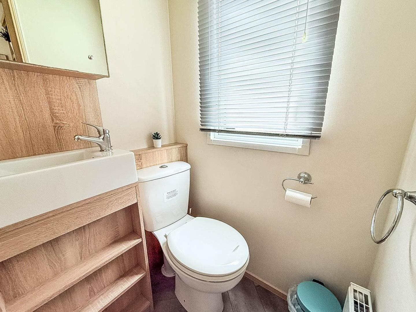 Campeggio Stunning Caravan With Decking And Free Wi-fi At Broadland Sands Ref 20074bs Hopton on Sea